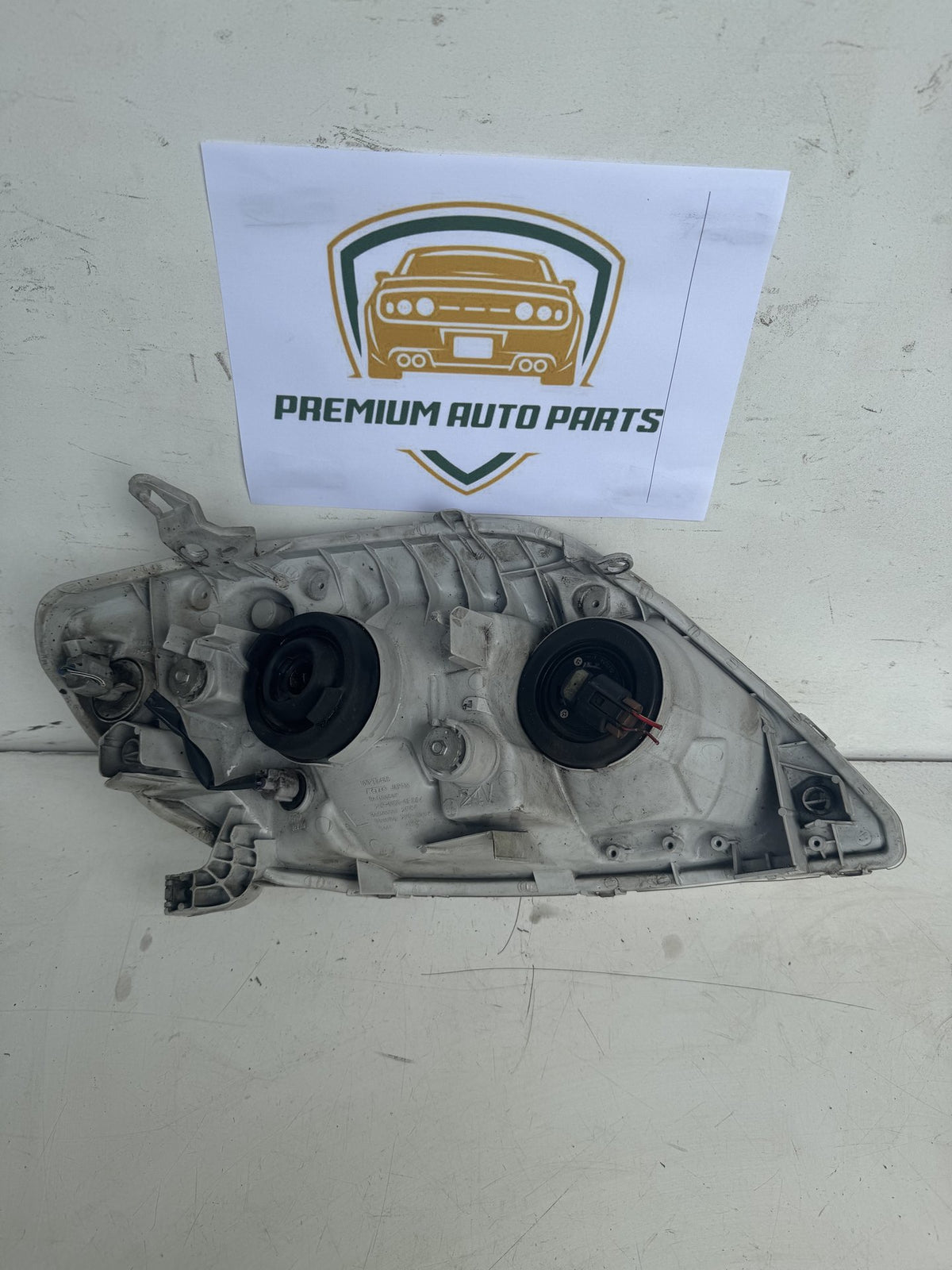 2004 Toyota Corolla Sedan Left Headlight KOITO 100-77486