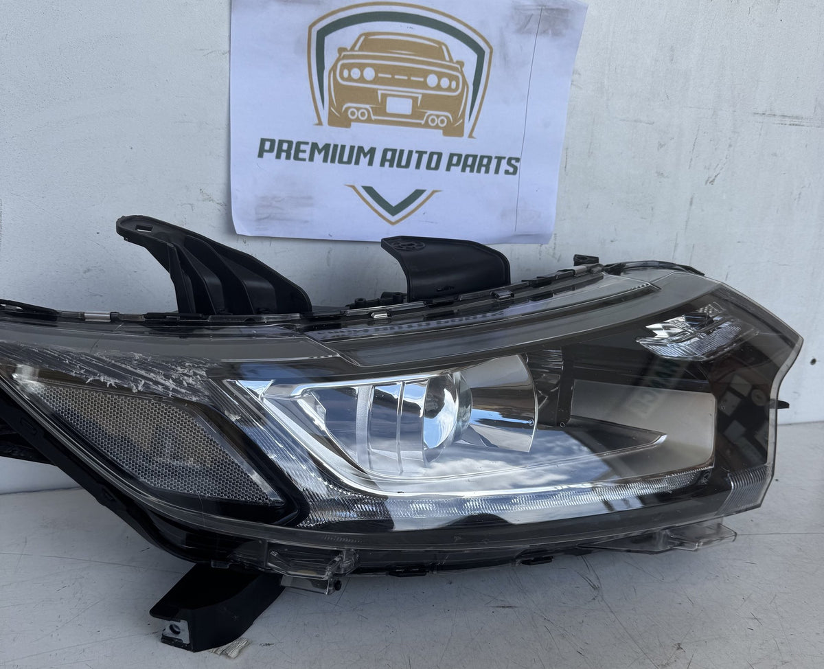 2017 Mitsubishi Outlander GF*W Station Wagon Right Headlight