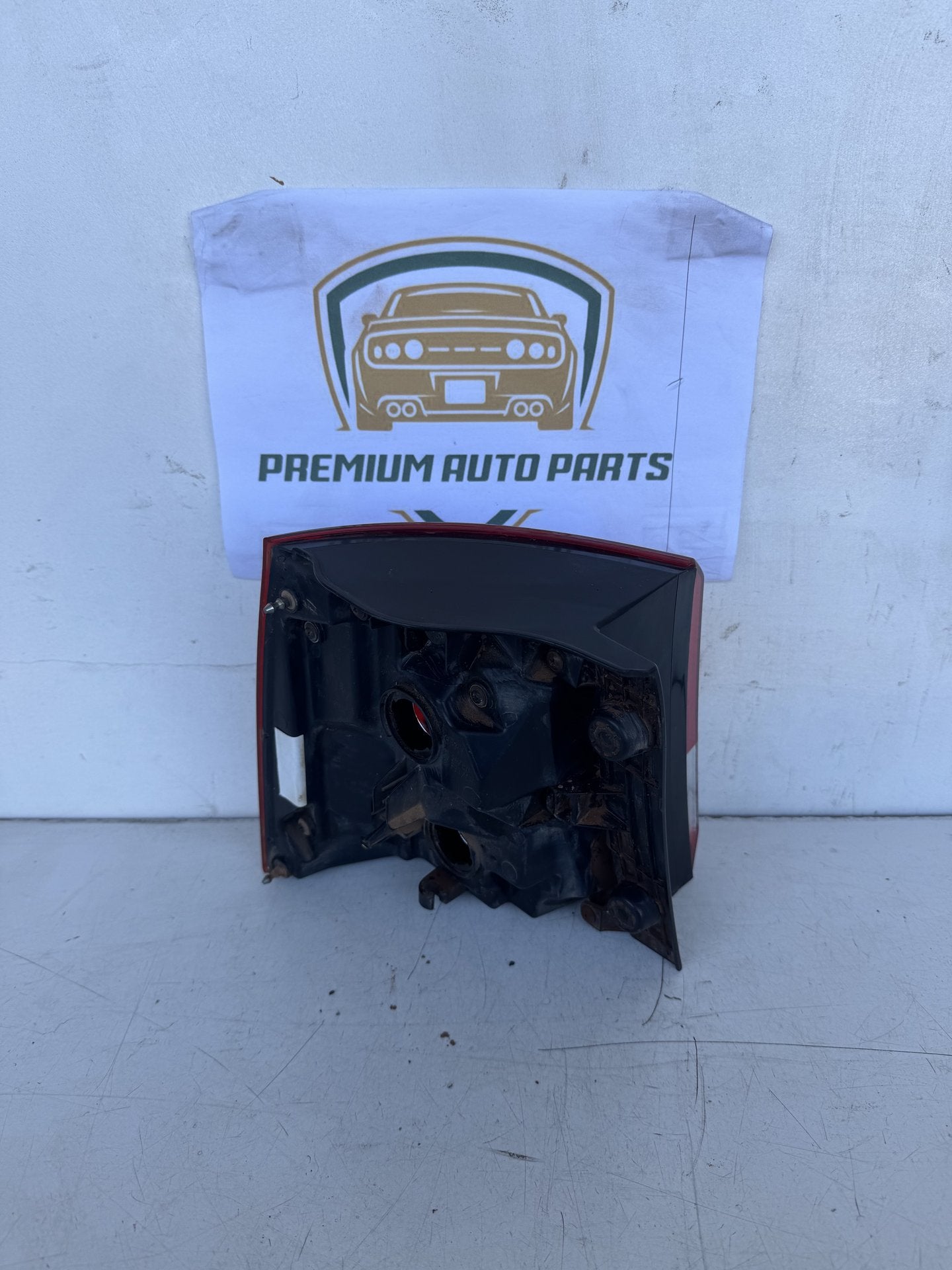 2014 Kia Sorento XM Station Wagon Right Taillight