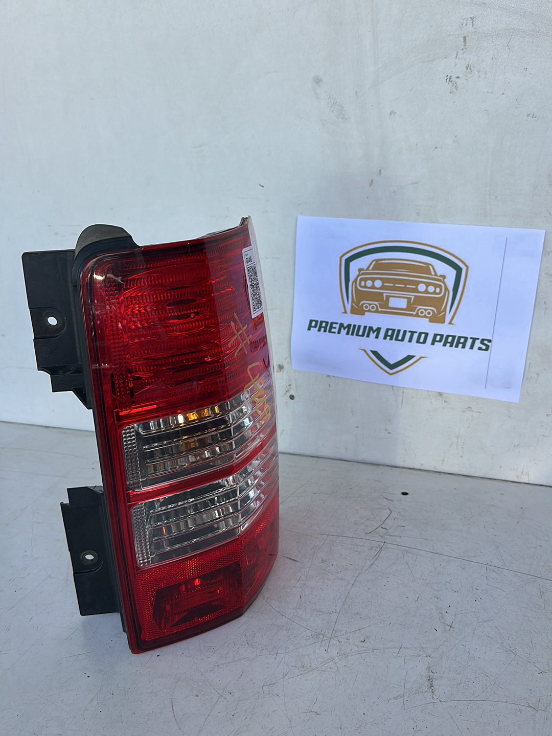 2010 Jeep Cherokee KK Station Wagon Right Taillight