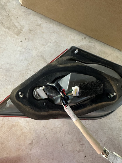 2006-2011 Toyota Aurion GSV40 - Right Boot Light