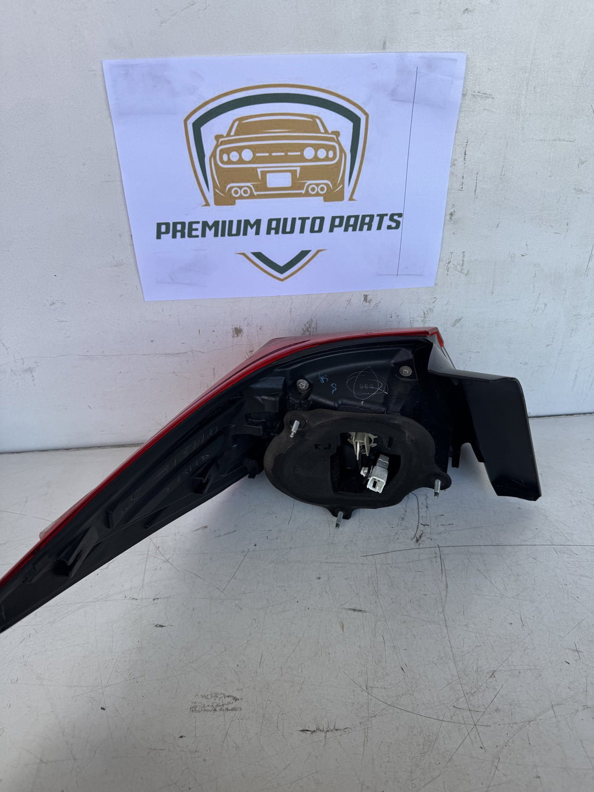 Subaru Legacy Right Taillight koito 220-60231