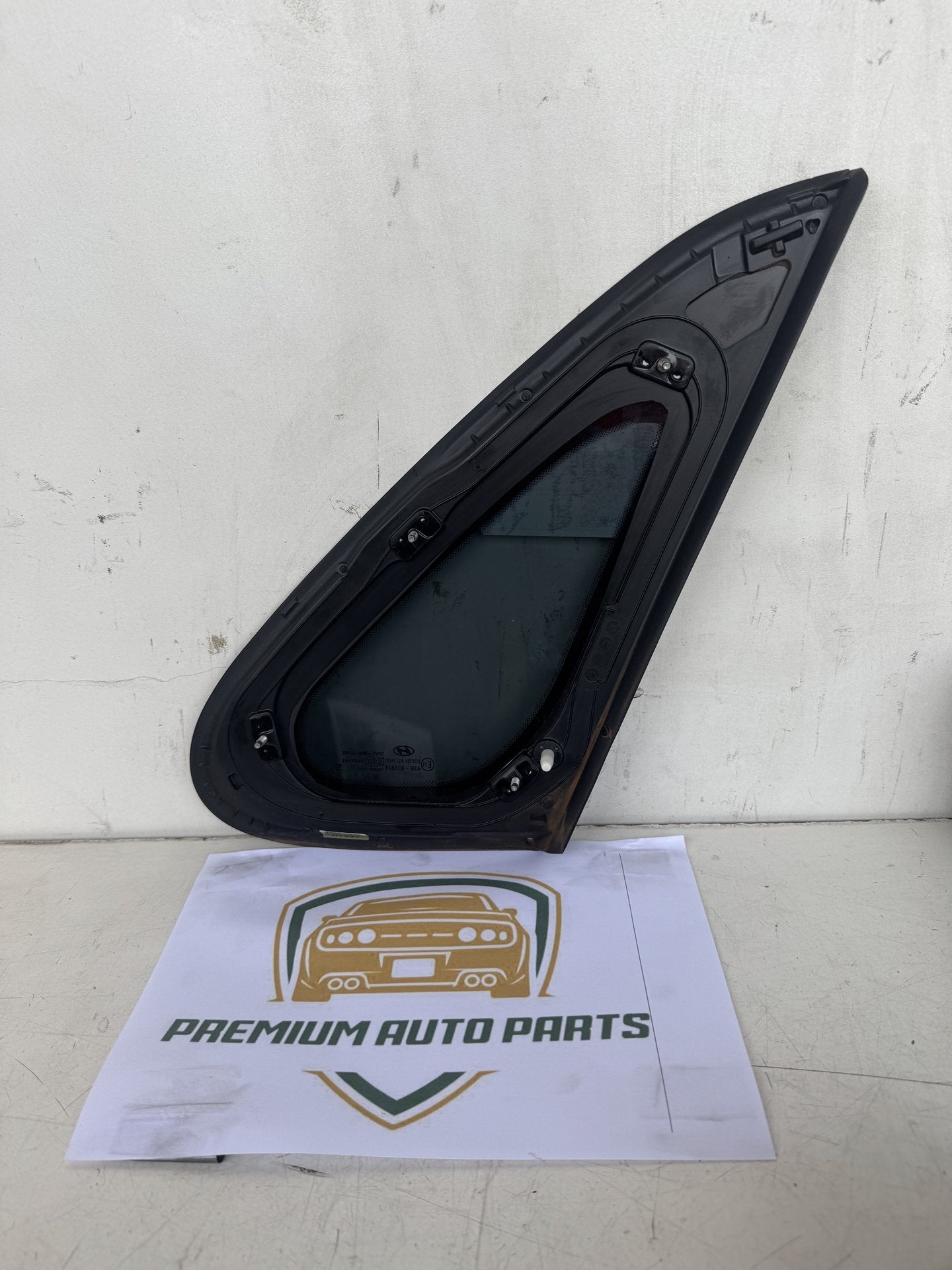 2017 Hyundai i30 Hatchback Left Rear Cargo Glass