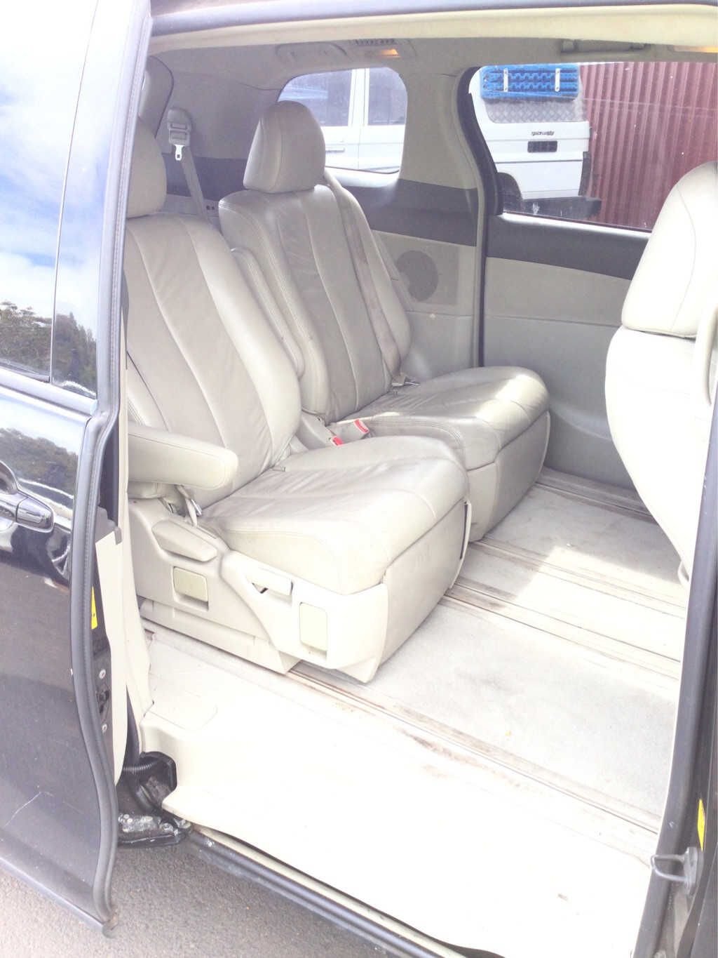 2010 Toyota Tarago R50
