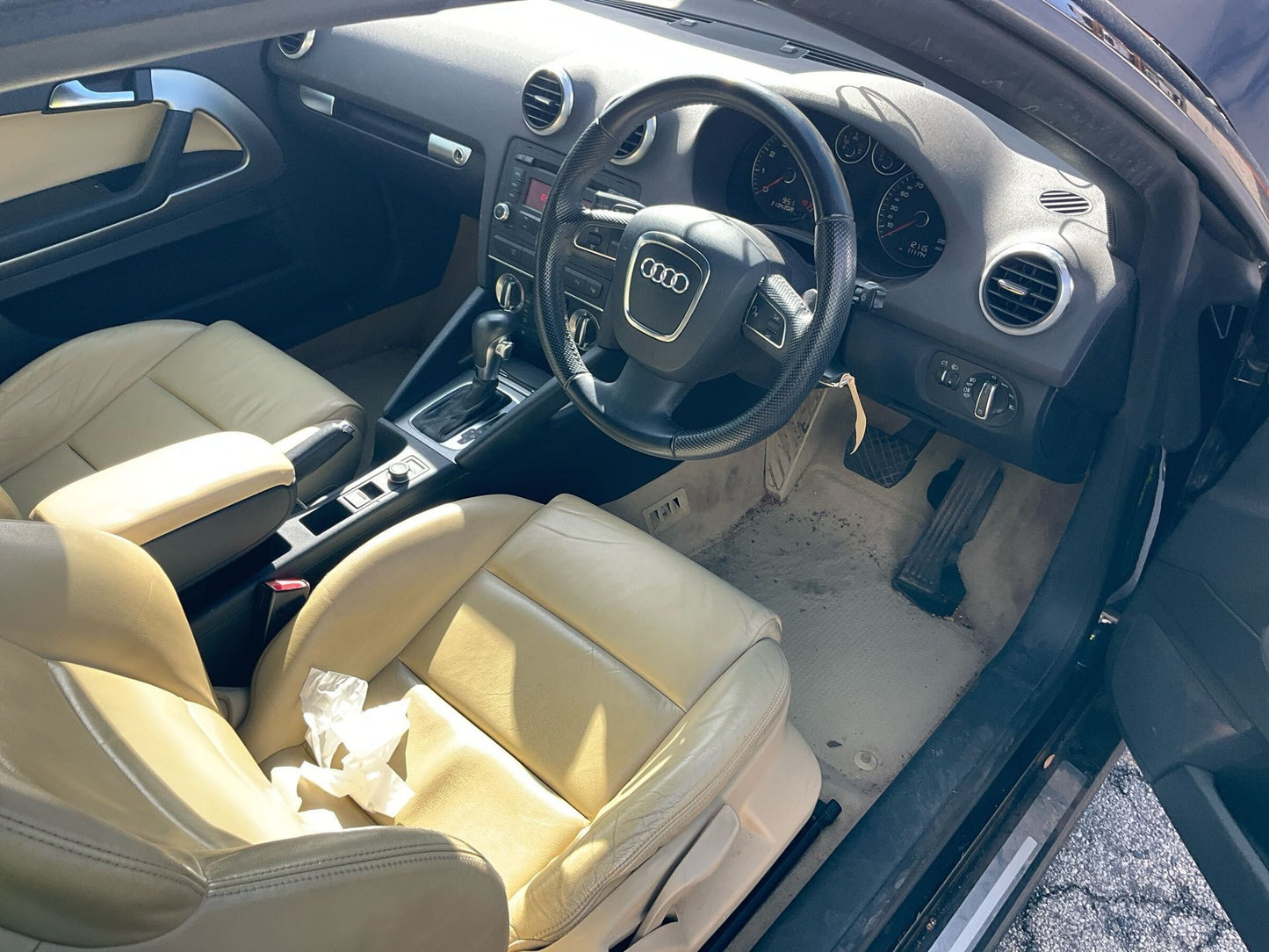 2010 Audi A3  8PConvertible 
Audi
A3