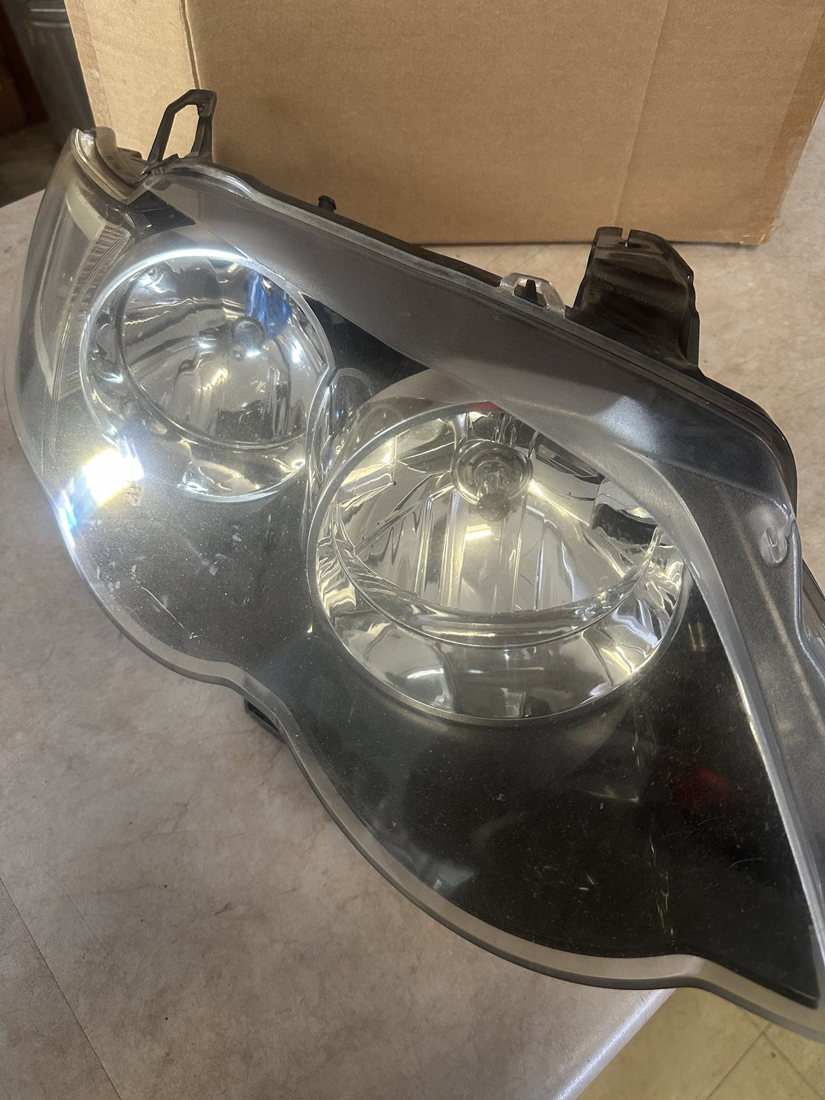 2009 Ford Falcon Right Headlight 2913005