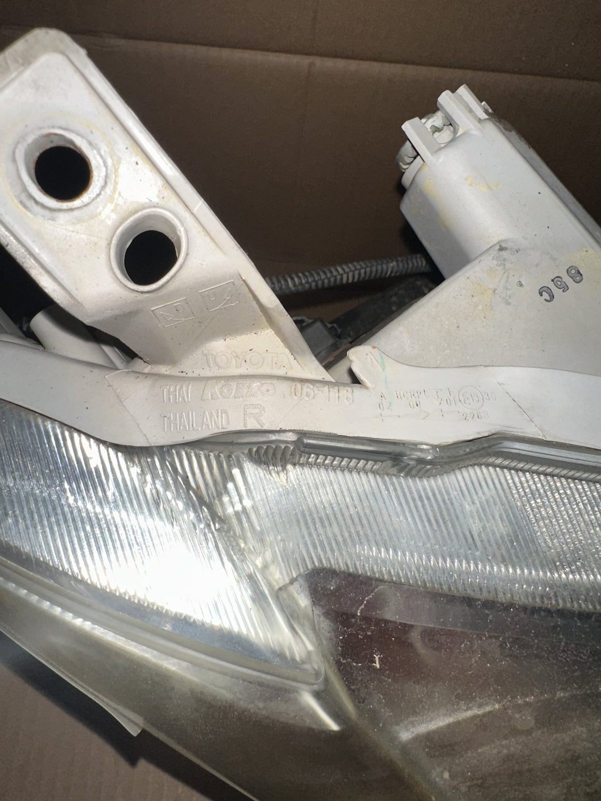 2006-2012 Toyota Aurion V40 GSV40 - Right Headlight