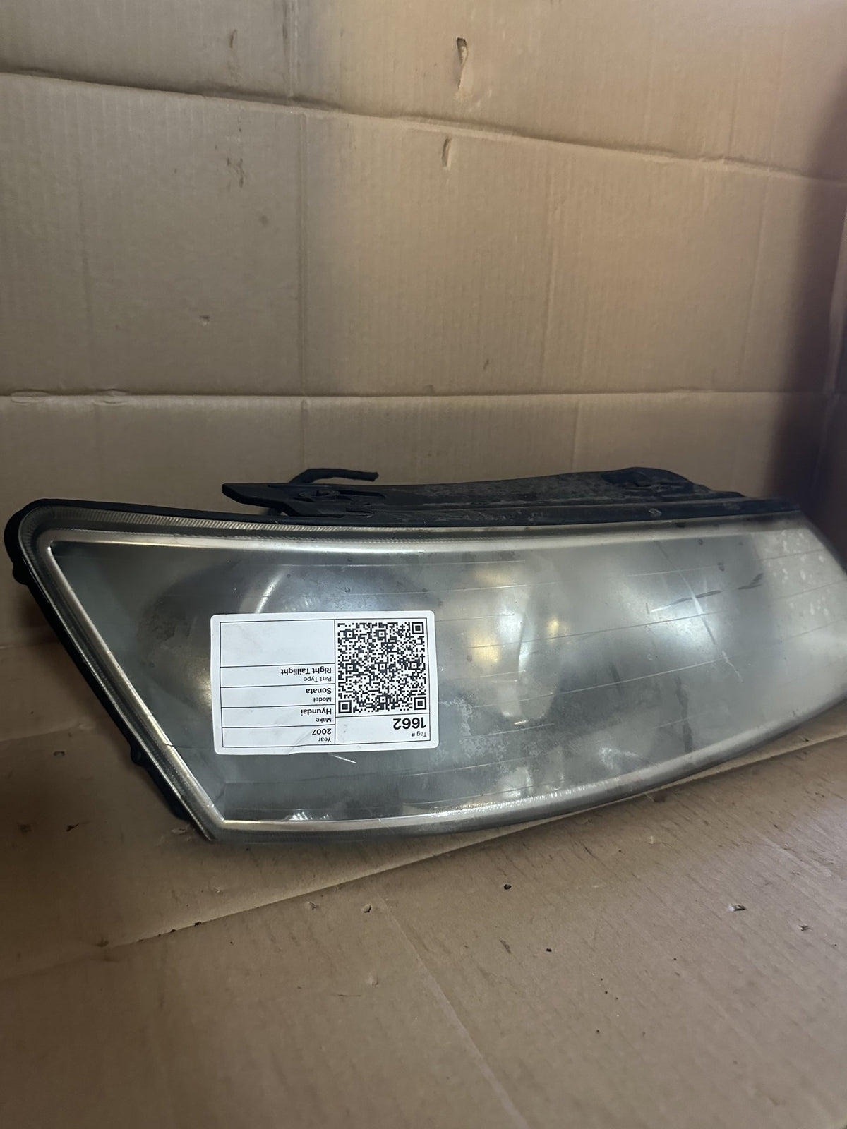 2007 Hyundai Sonata NF - Right Headlight