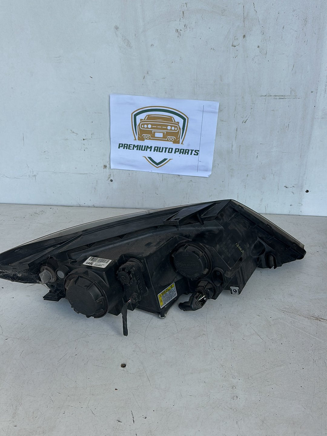 2012 Kia Sorento Station Wagon Left Headlight