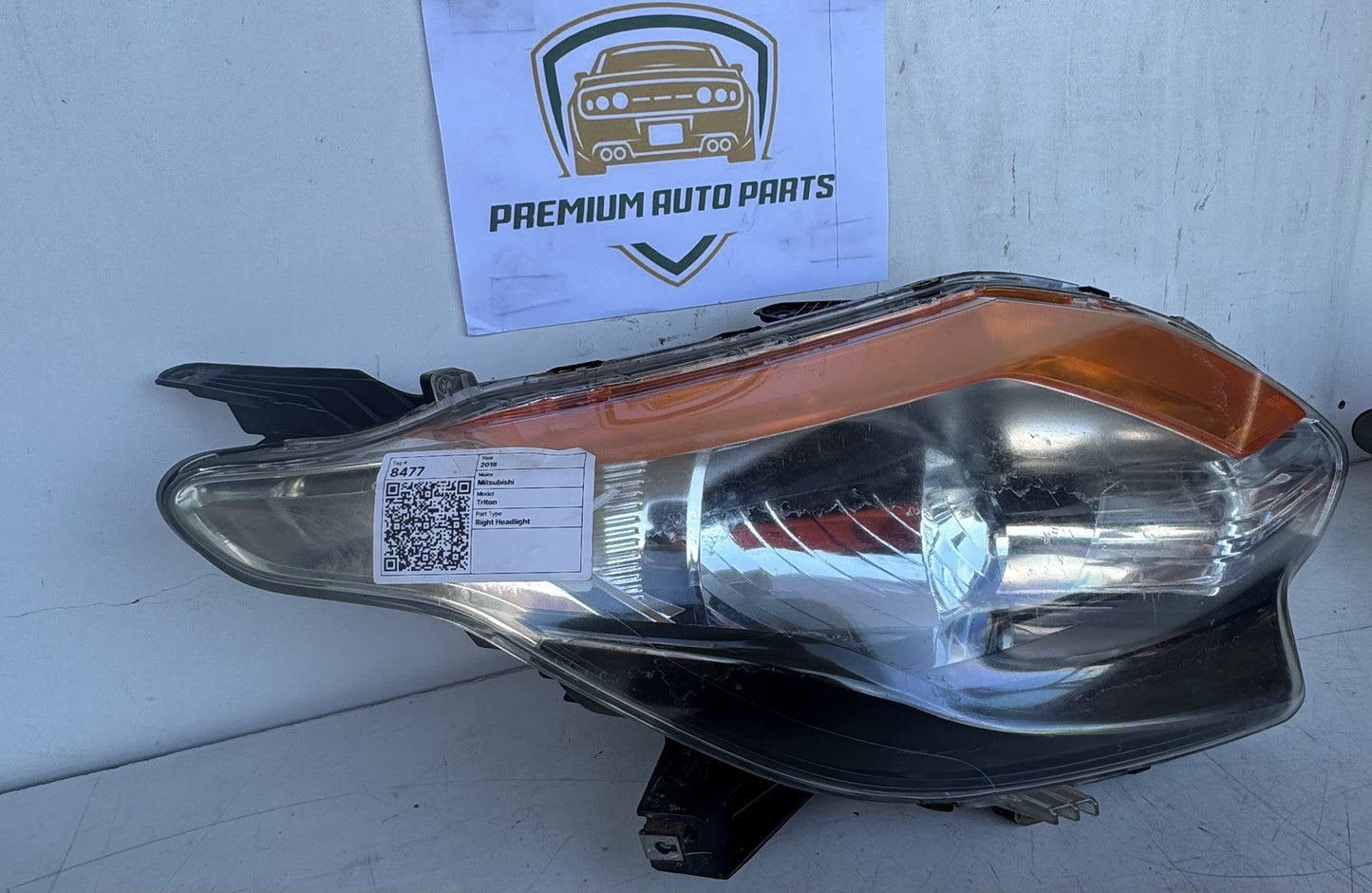 2018   Right Headlight