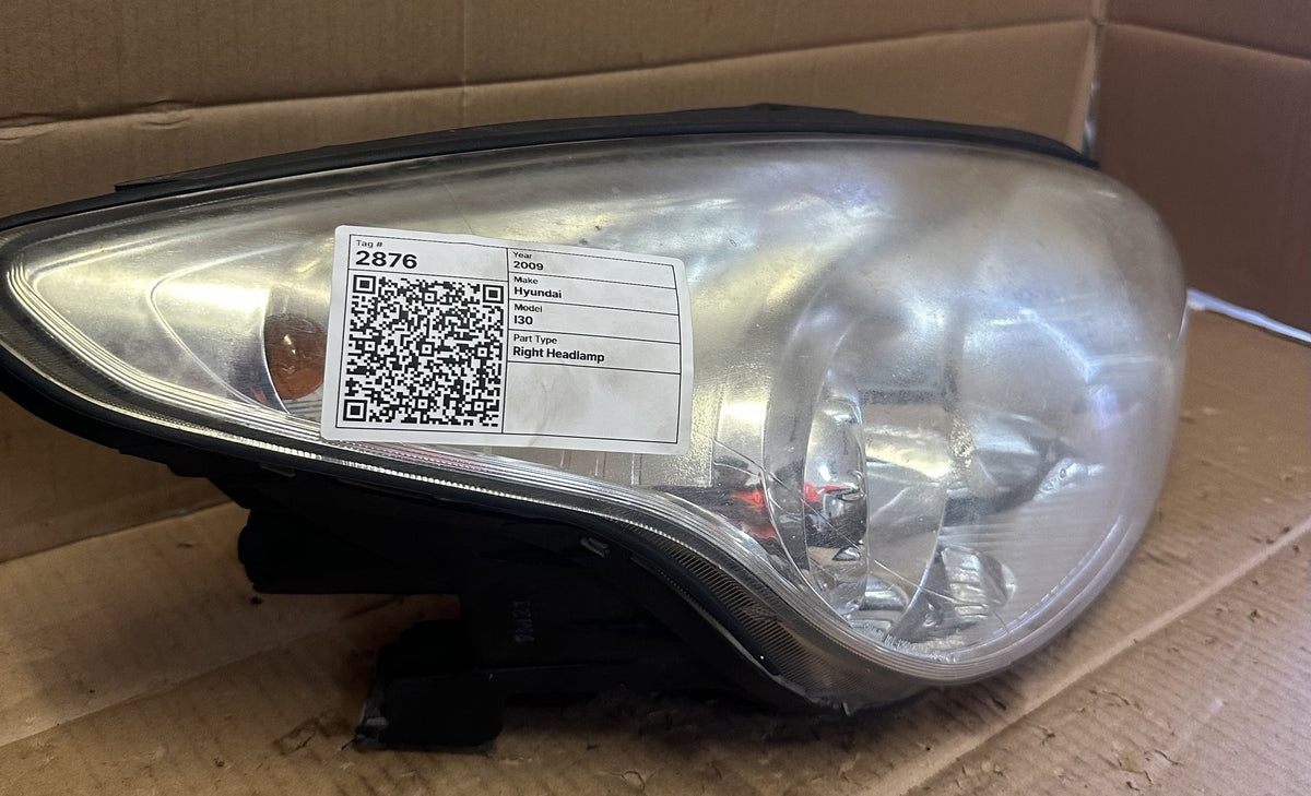2009 Hyundai i30 SLX - Right Headlight