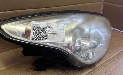 2009 Hyundai i30 SLX - Right Headlight