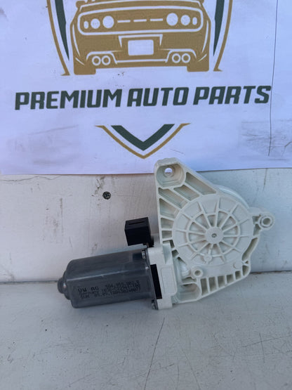 2019 Volkswagen Golf Station Wagon RIGHT FRONT WINDOW MOTOR