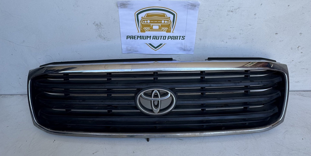 1999-1999 Toyota Land Cruiser - Grille