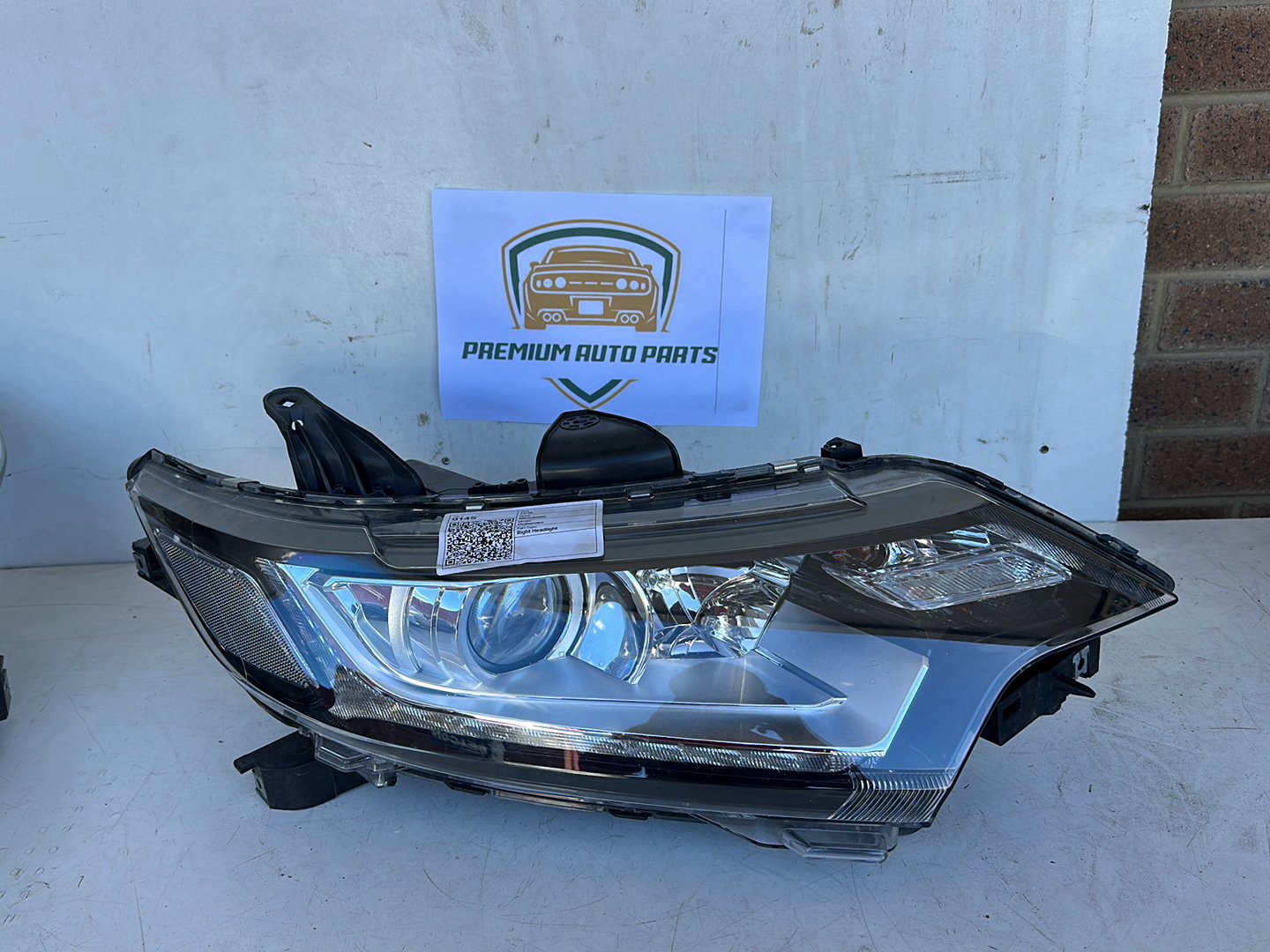 2018 Mitsubishi Outlander Station Wagon Right Headlight