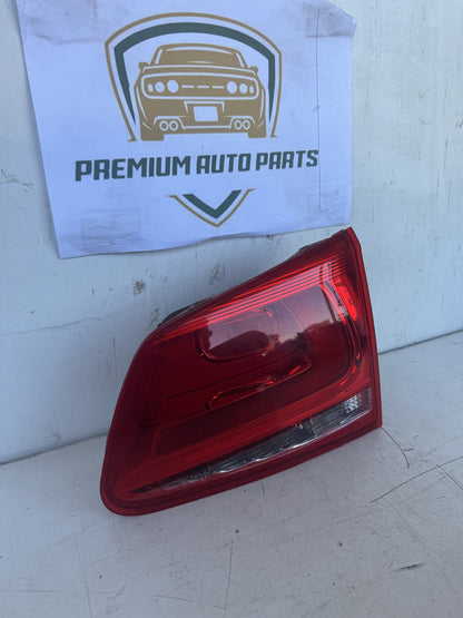 2016 Volkswagen Touareg Station Wagon Right Boot Light