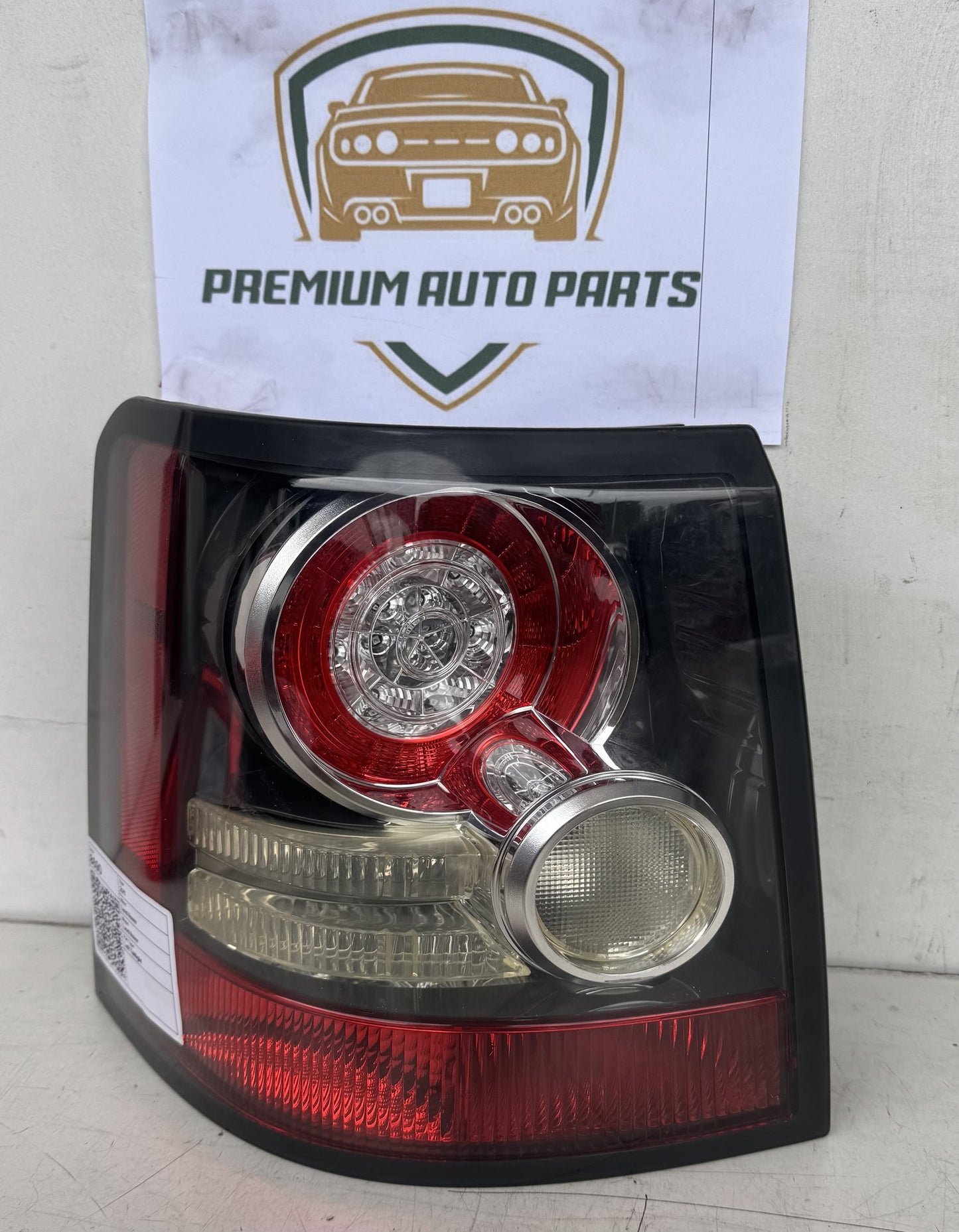 2011 Land Rover Land Rover Station Wagon Left Taillight