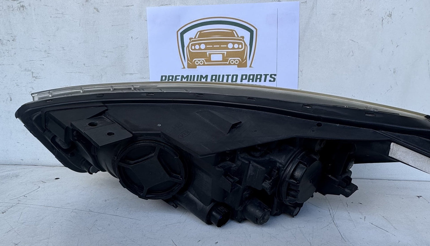 2018   Right Headlight