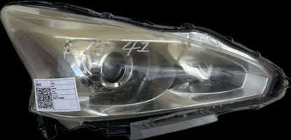 2014 Nissan Altima Right Headlight