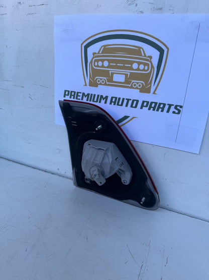2010  E150 Right Bootlid Light