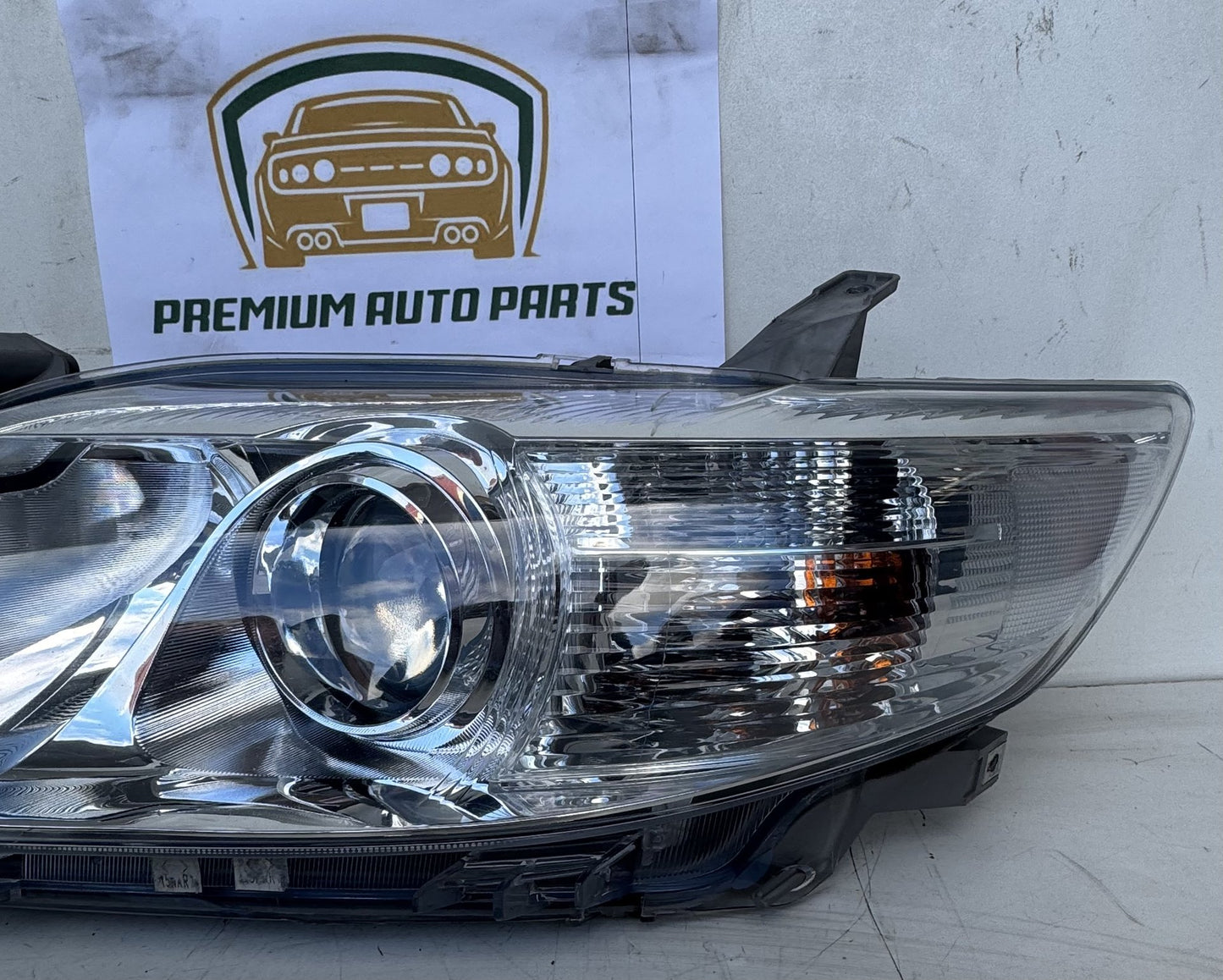 2010  XV40 Left Headlight