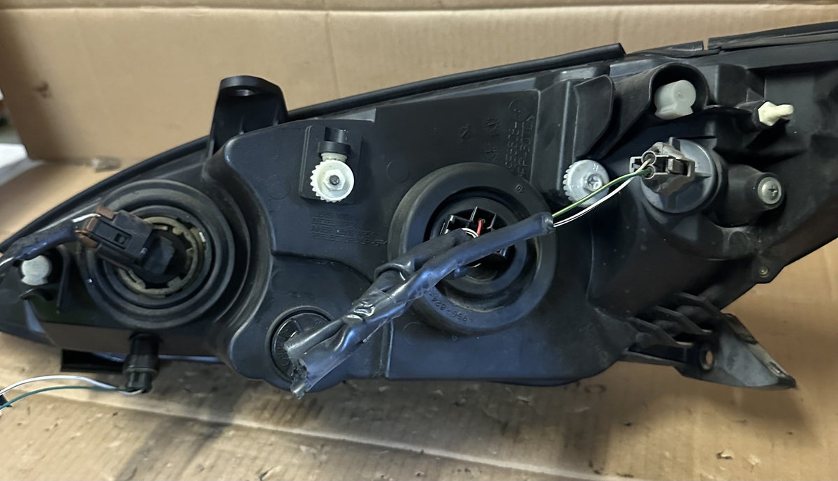 2003 Toyota Camry V30 - Right Headlight