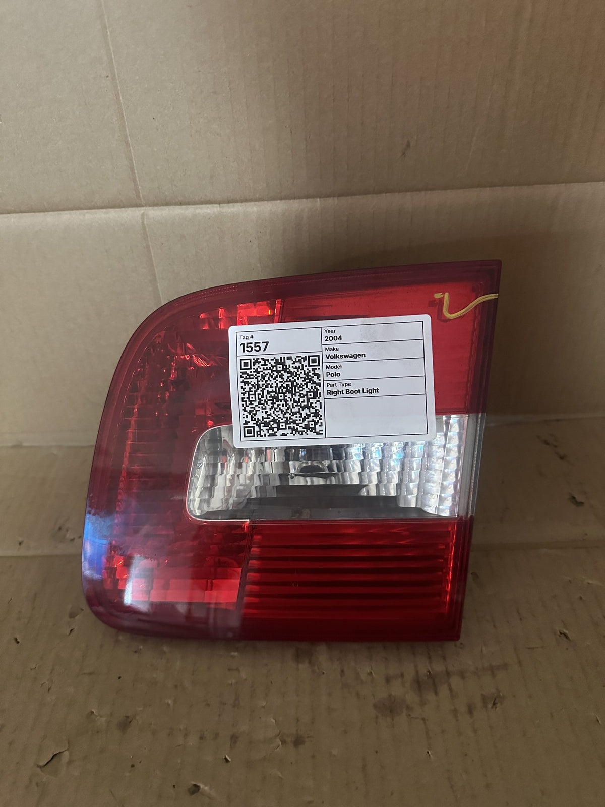 2004 Volkswagen Polo MK4 - 9A 9N - Right Boot Light