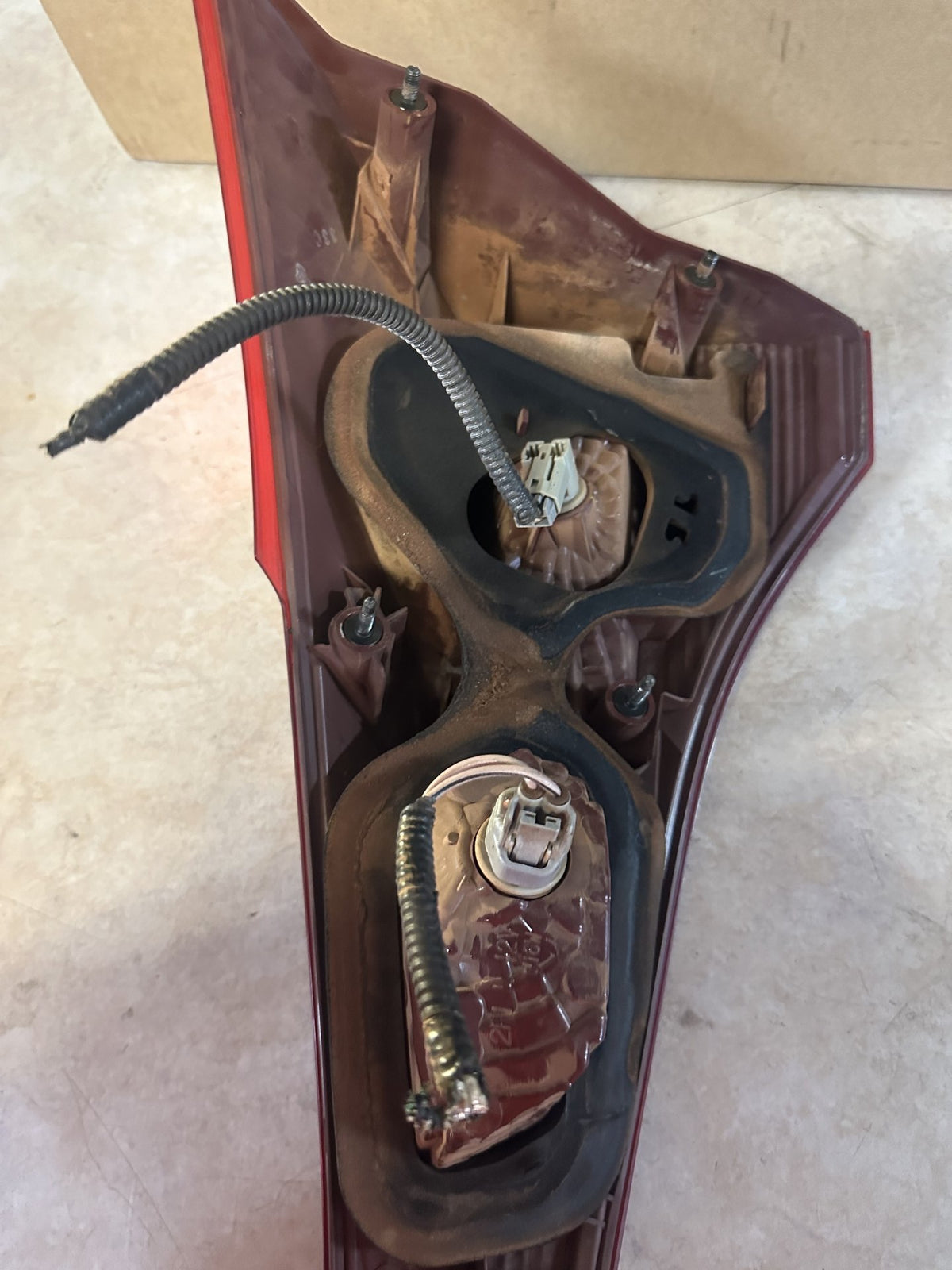 2013 Toyota RAV4 - Left Boot Light
