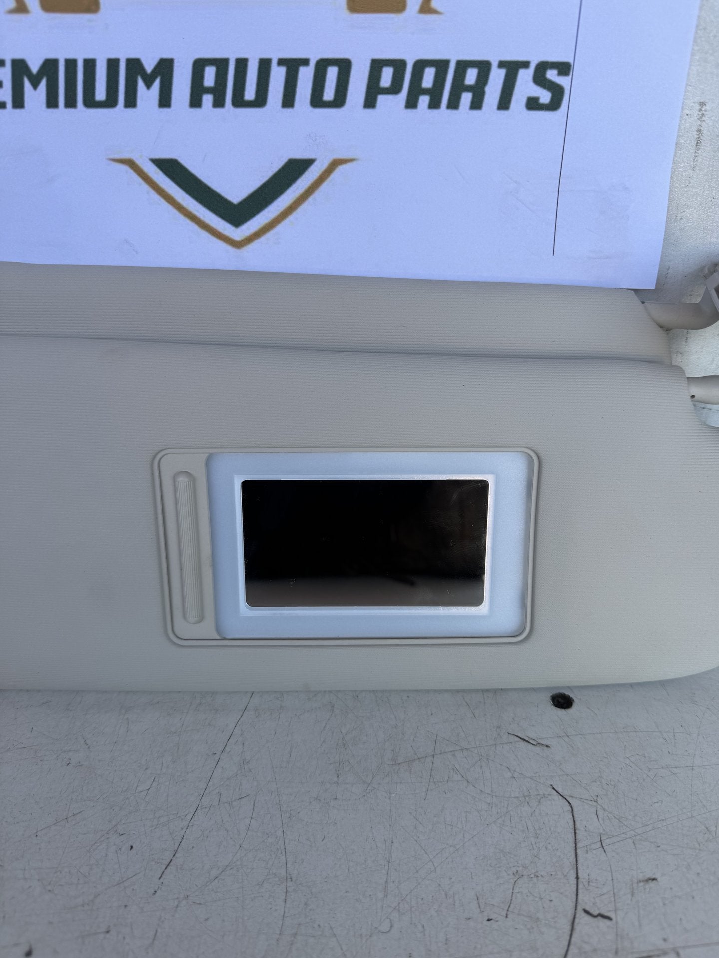 2016 Volkswagen Touareg Station Wagon Right Sun Visor
