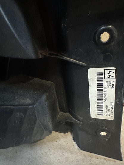 2006 Ford Falcon Right Taillight 2913405