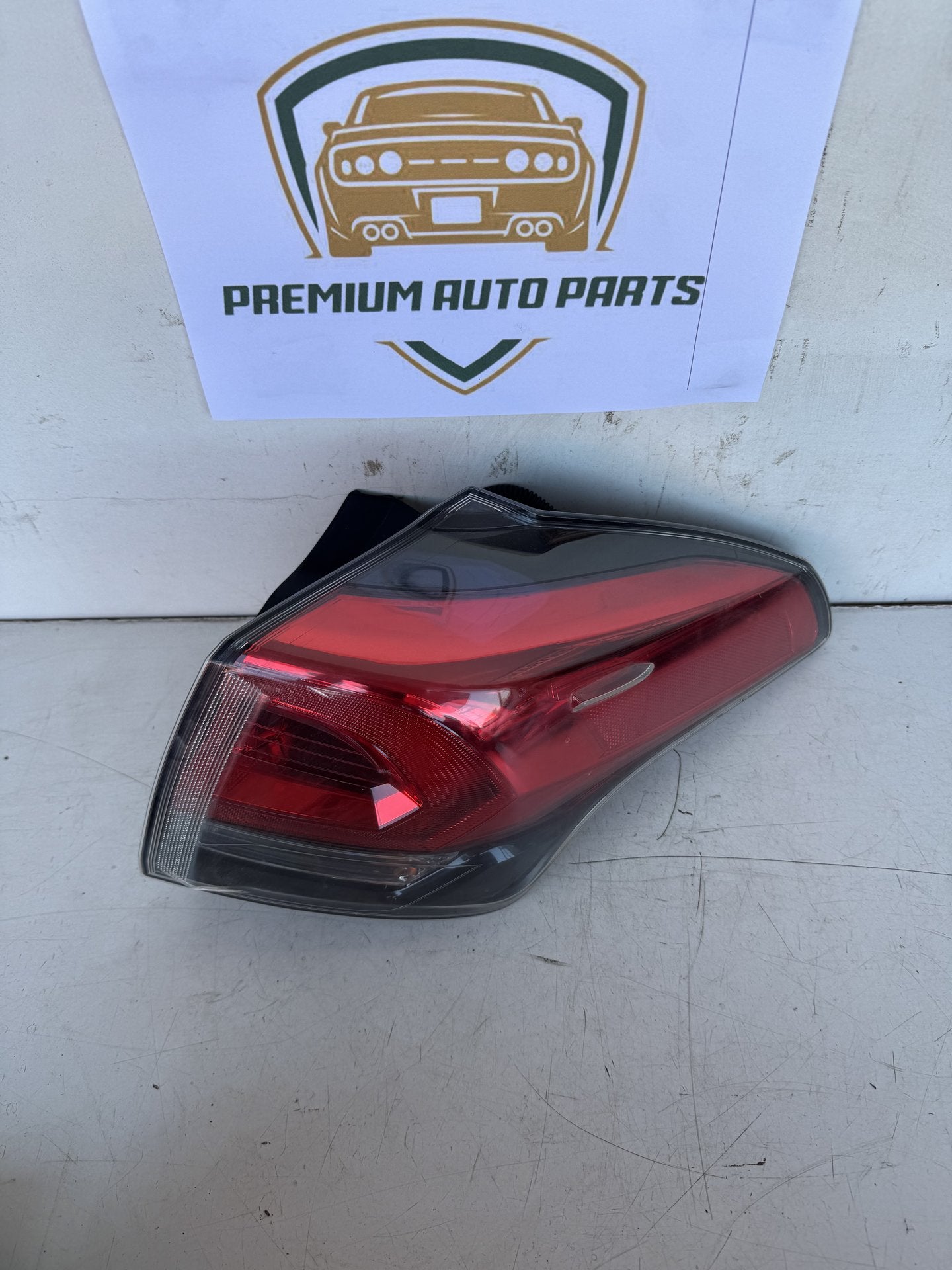 2017 Toyota RAV4 Station Wagon Right Taillight