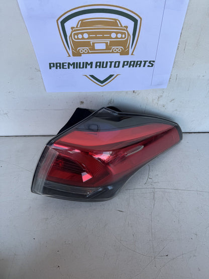 2017 Toyota RAV4 Station Wagon Right Taillight
