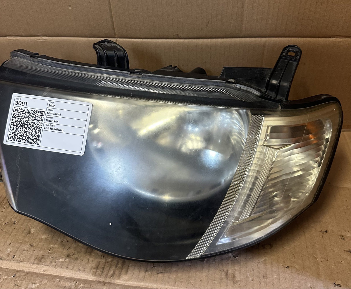 2012 Mitsubishi Triton Cab & Chassis Left Headlight P3432