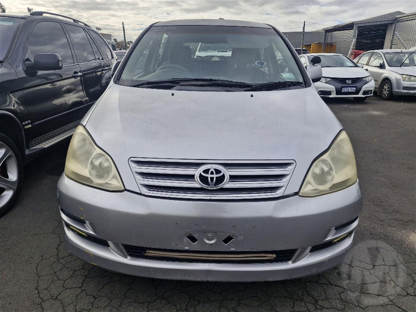 2004 Toyota Avensis
