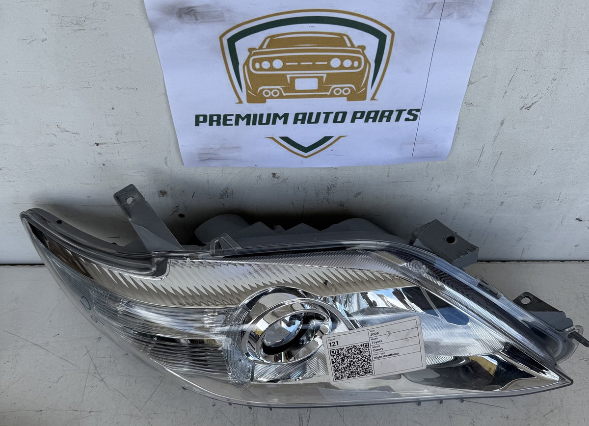 2009 Toyota Camry - Right Headlight