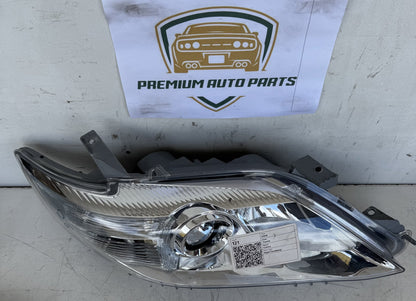 2009 Toyota Camry - Right Headlight