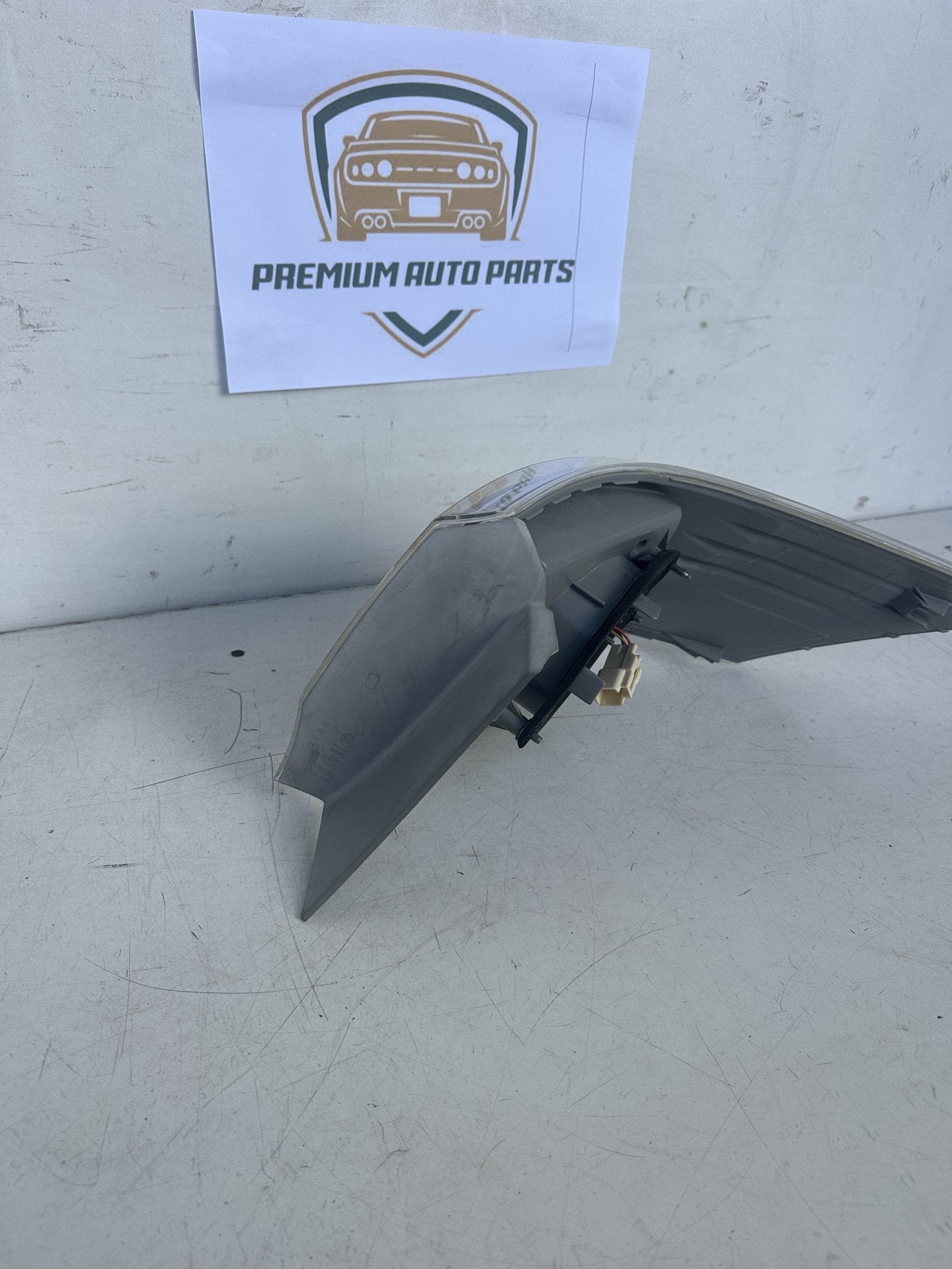 2010   Left Taillight