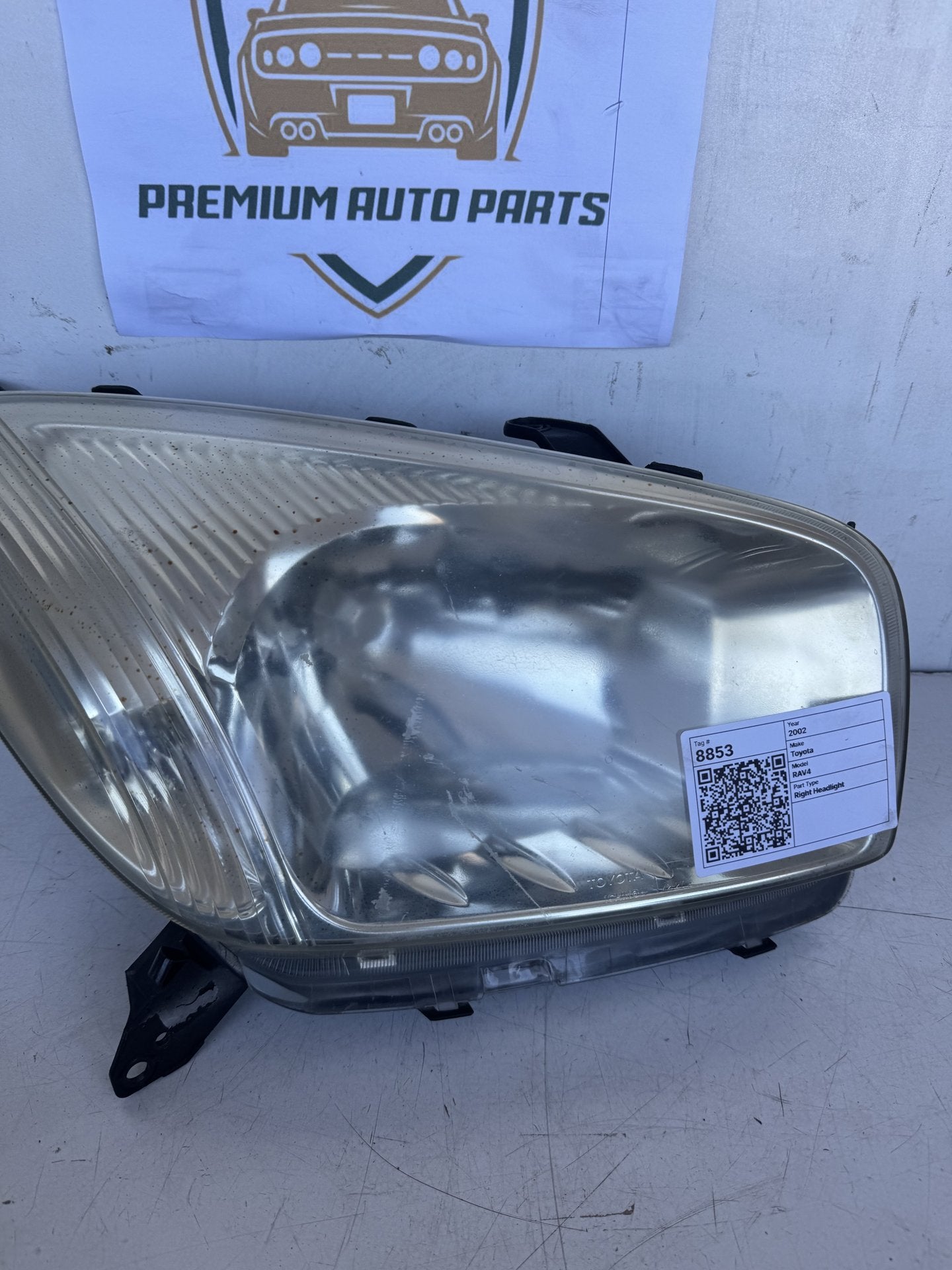 2002 Toyota RAV4 SUV Right Headlight