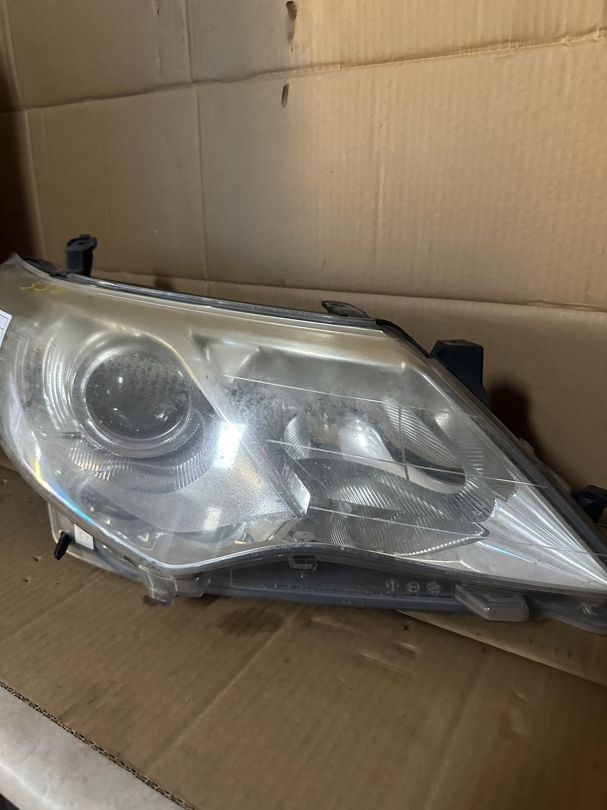 2014 Toyota Camry - Right Headlight