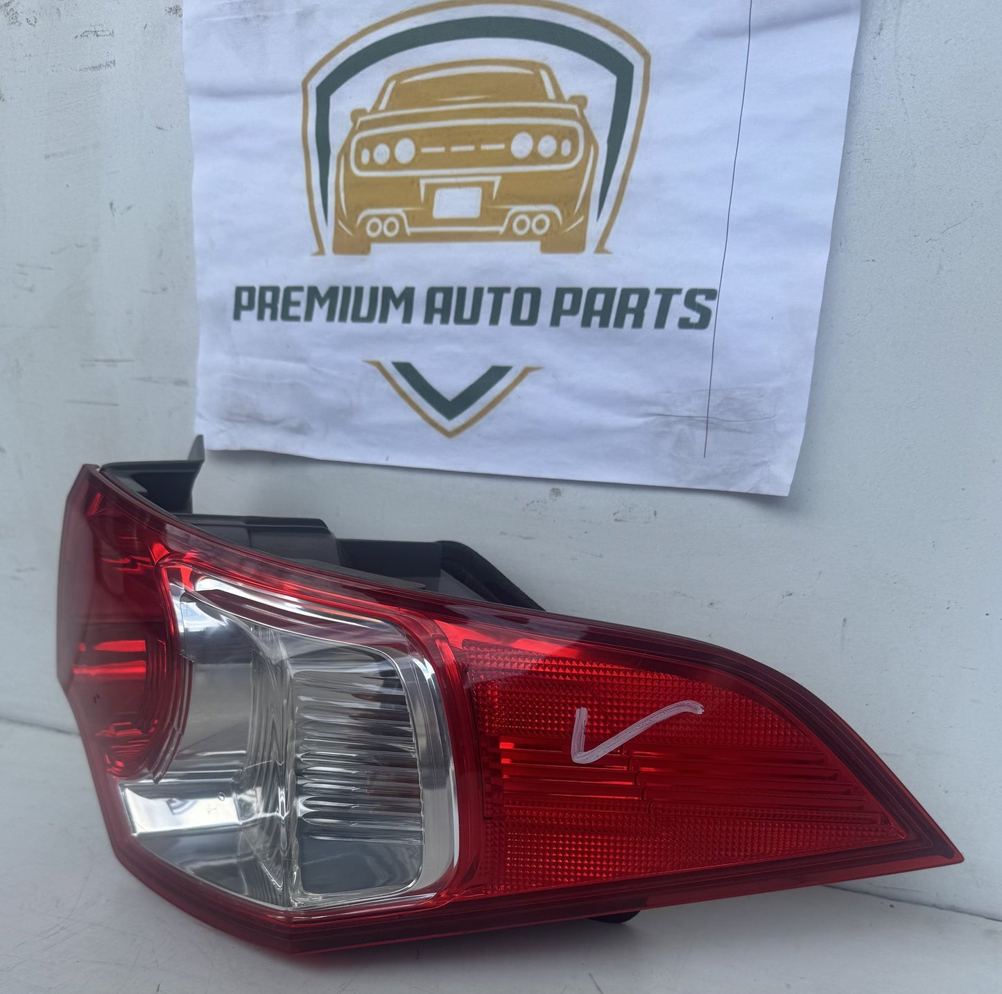 2009  CU Right Taillight