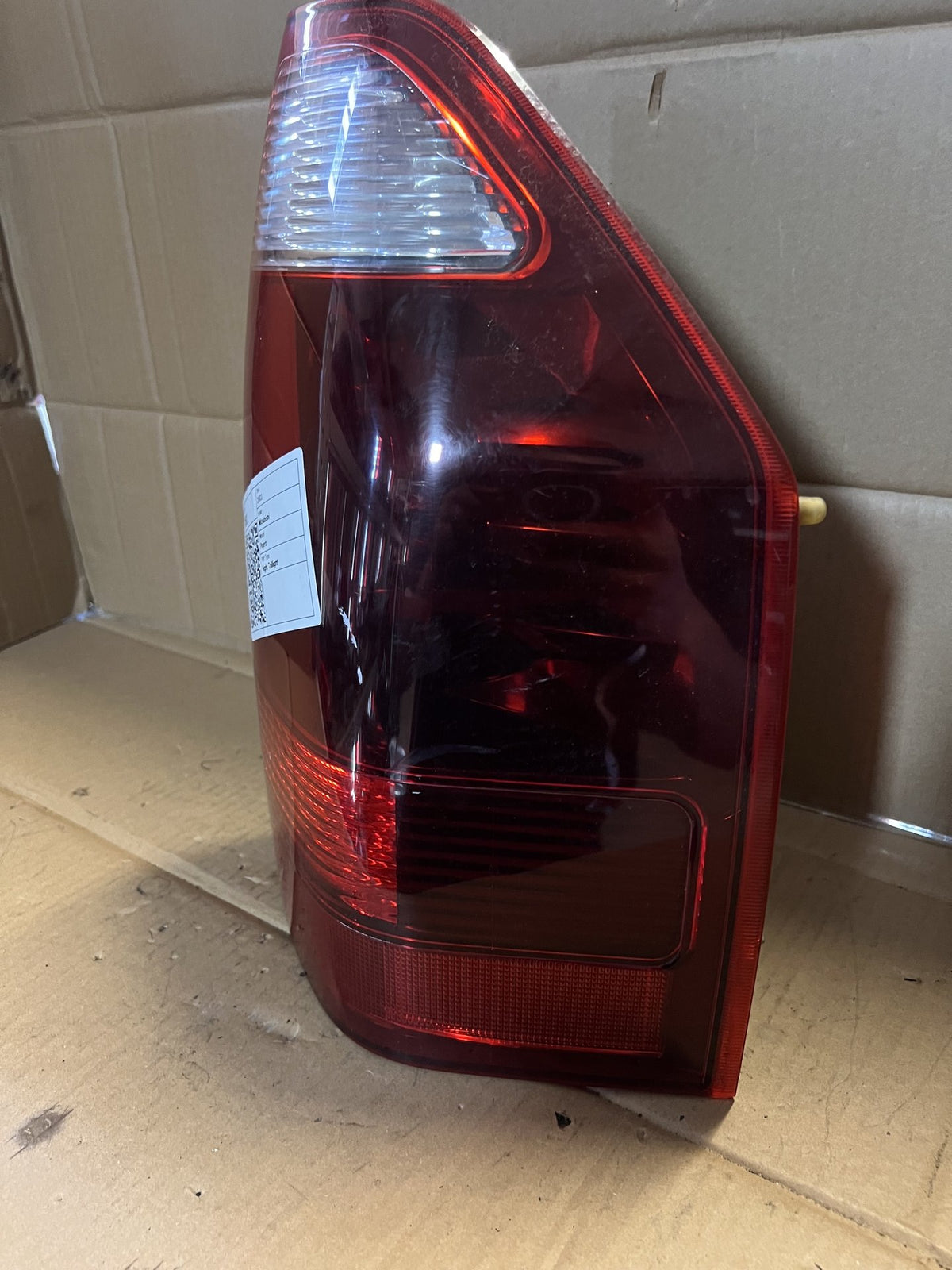 2003-2006 Mitsubishi Pajero III NP Exceed V77W - Right Taillight