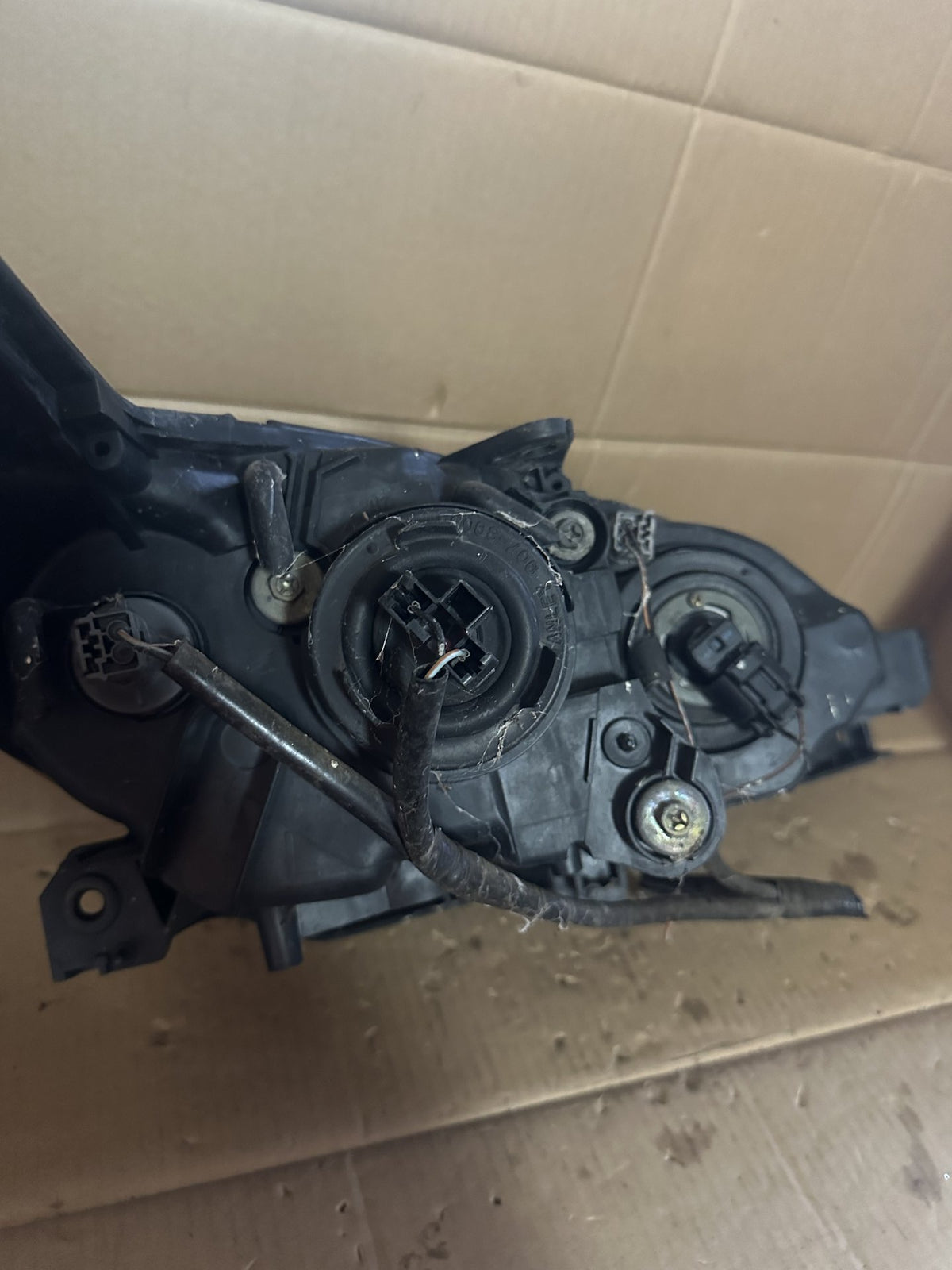 2004 Mazda 3 Sport Hatchback Left Headlight