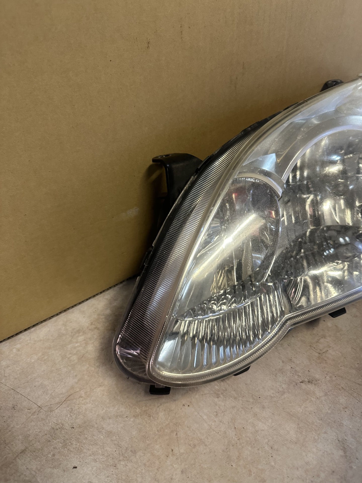 2004 Toyota Corolla Corolla Hatchback Left Headlight