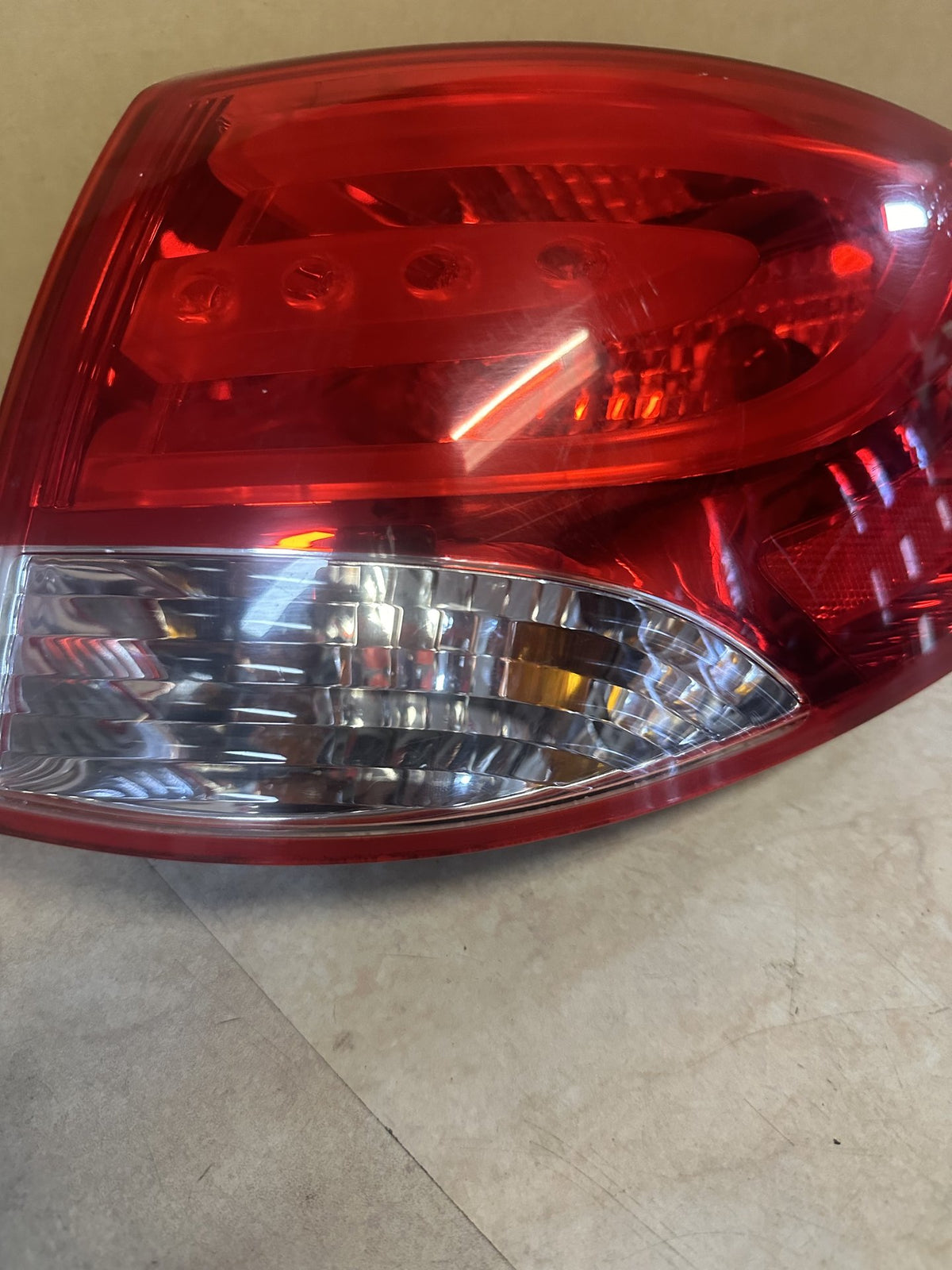 2013 Hyundai ix35 Ix35 Station Wagon Right Taillight 924022802