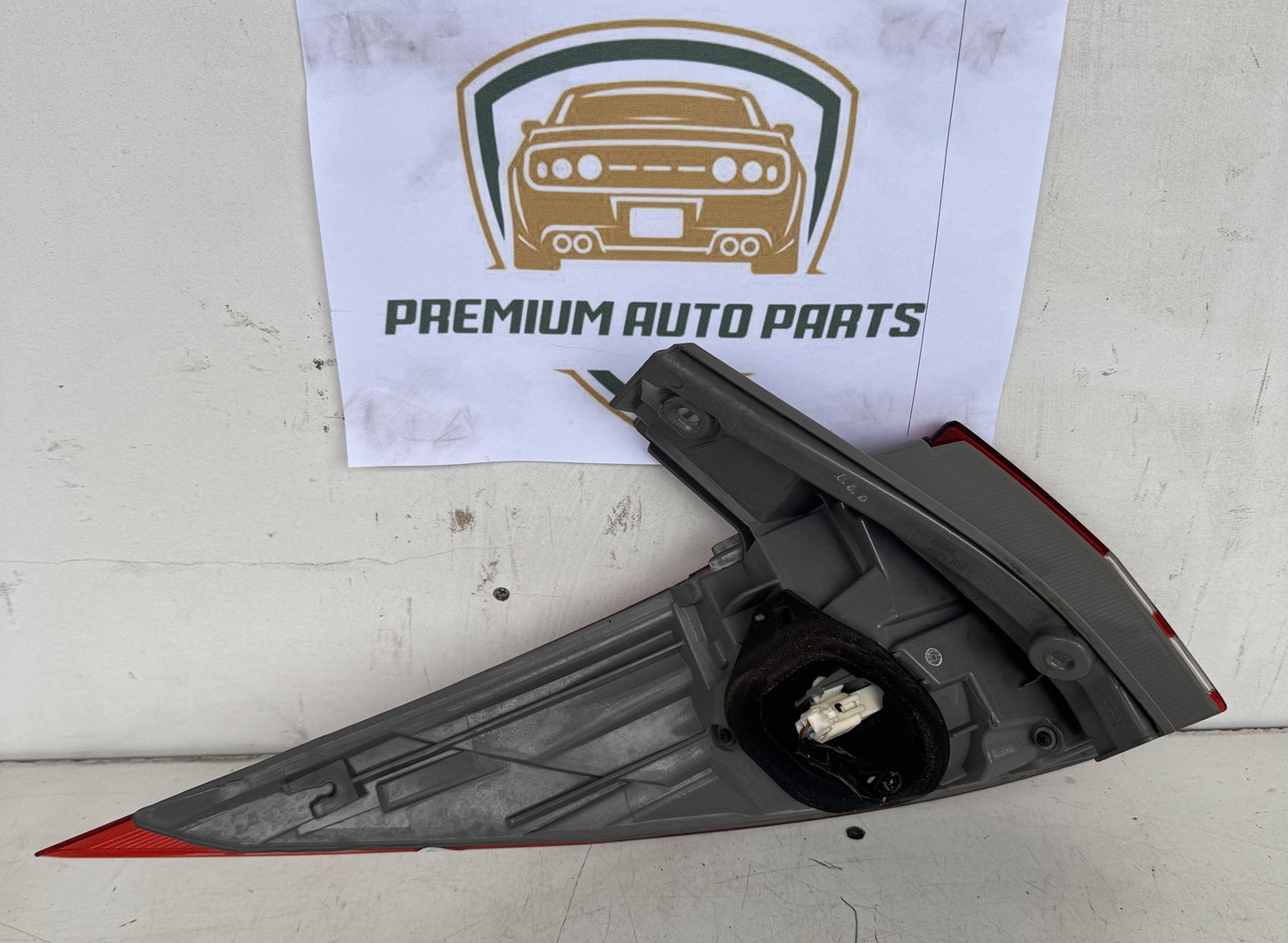 2008 Toyota Tarago Station Wagon Right Taillight