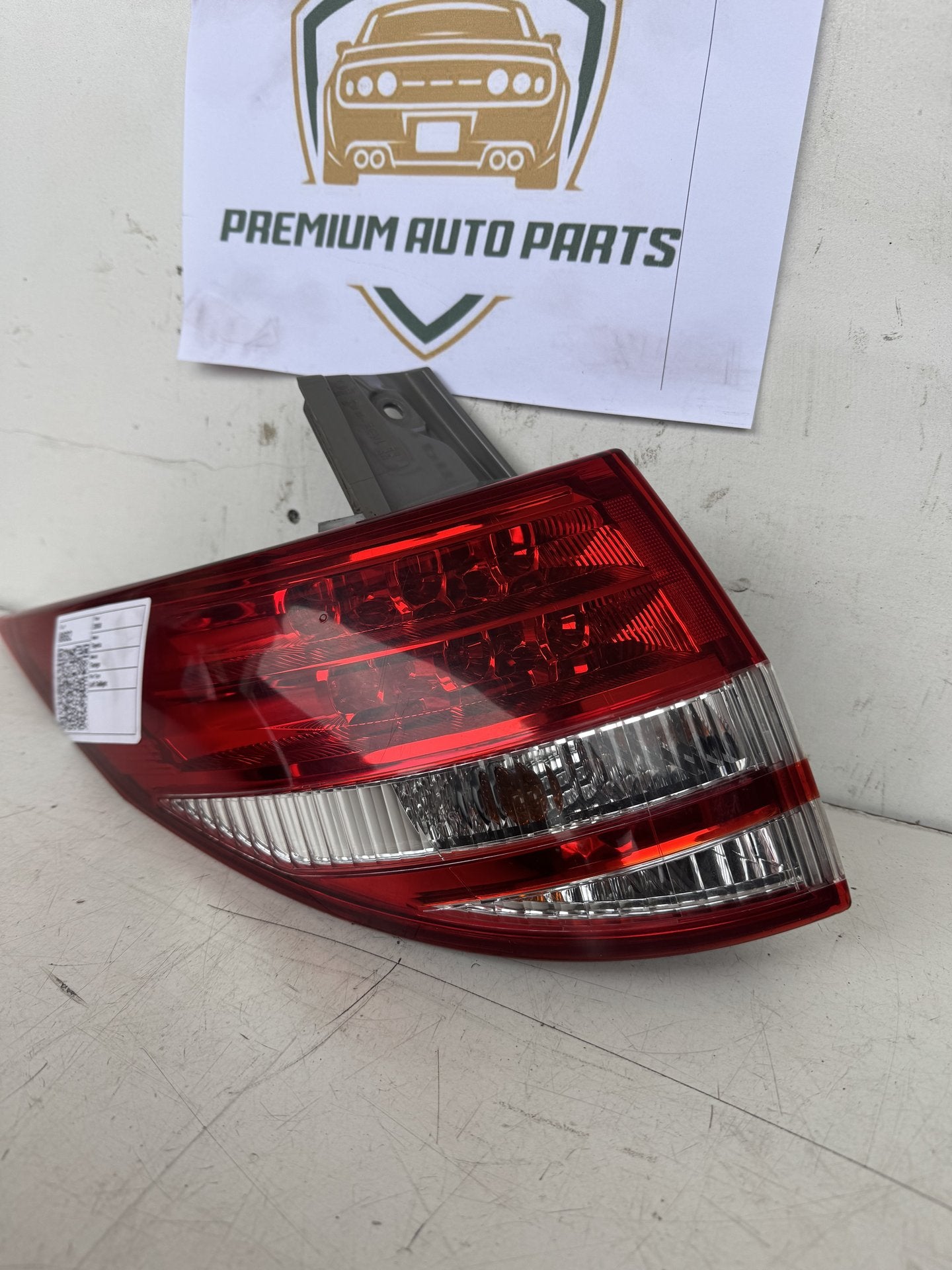 2008 Toyota Tarago Station Wagon Left Taillight