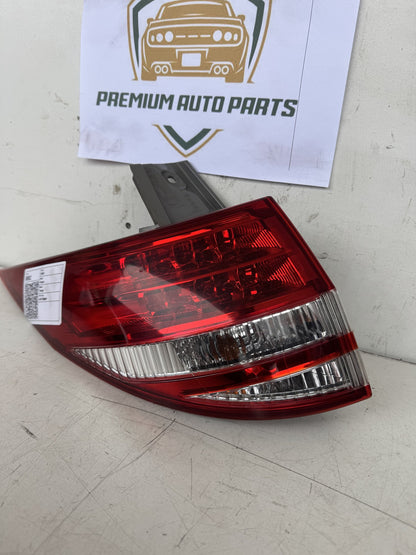 2008 Toyota Tarago Station Wagon Left Taillight
