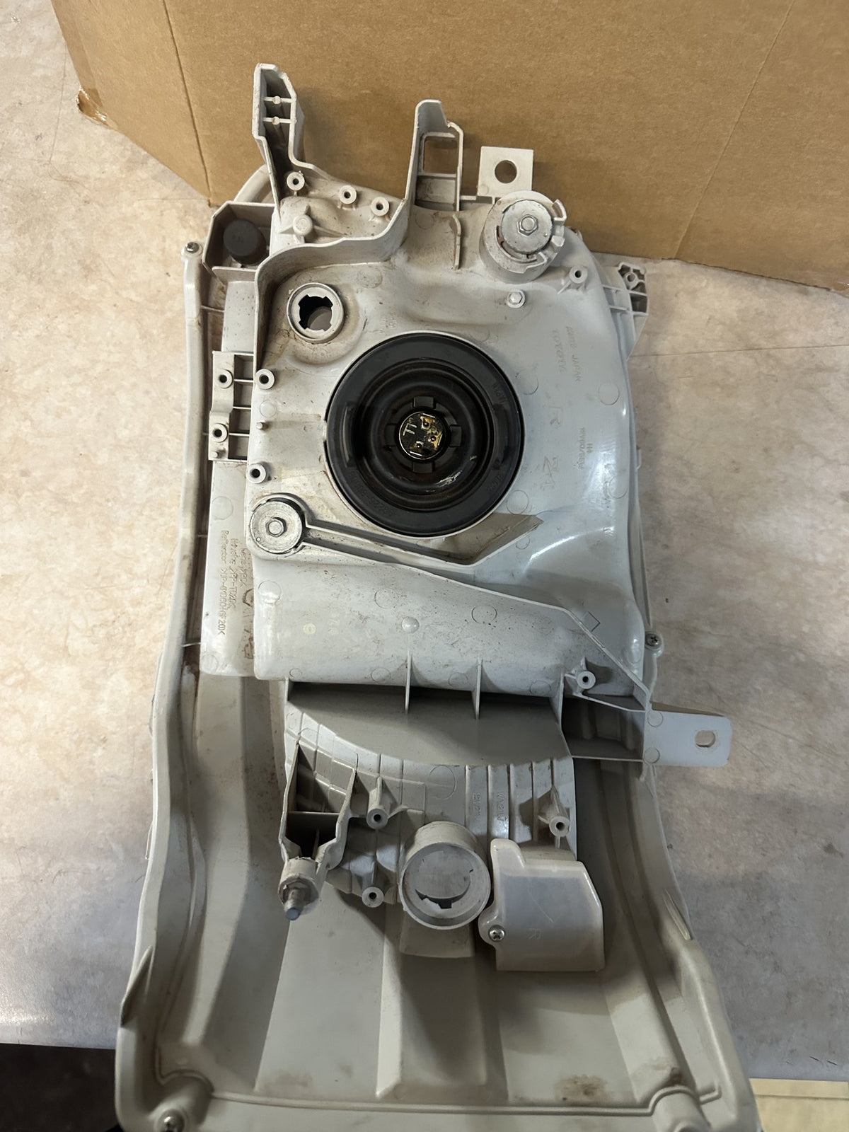 2005-2015 Toyota Hiace LWB TRH201 - Right Headlight