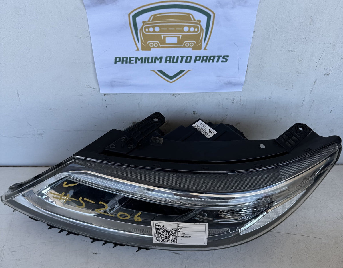 2013 Kia Sorento XM Station Wagon Left Headlight L009G5900GV