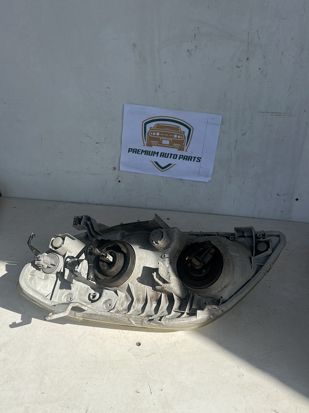 2004 Toyota Corolla E120 Hatchback Right Headlight